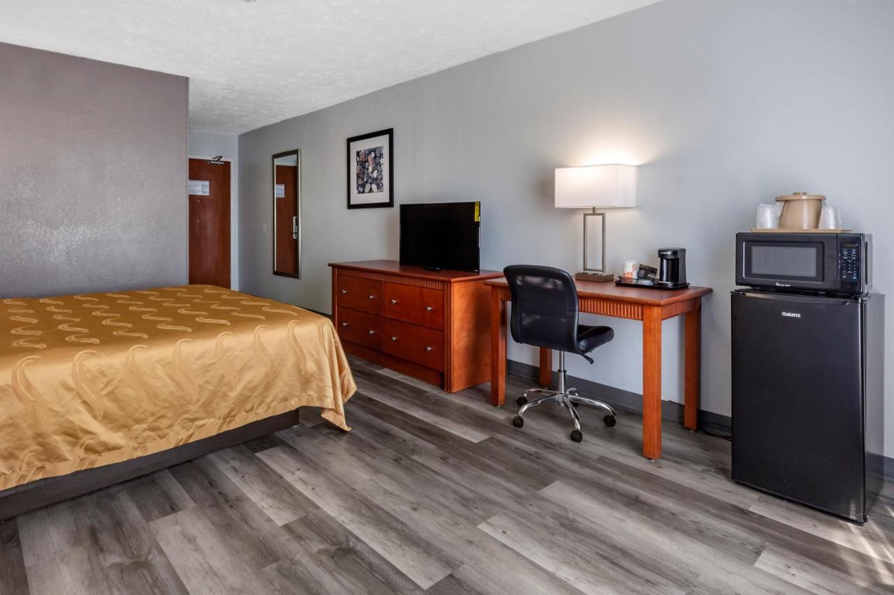 Quality Inn Fayetteville Near Fort Bragg Extérieur photo