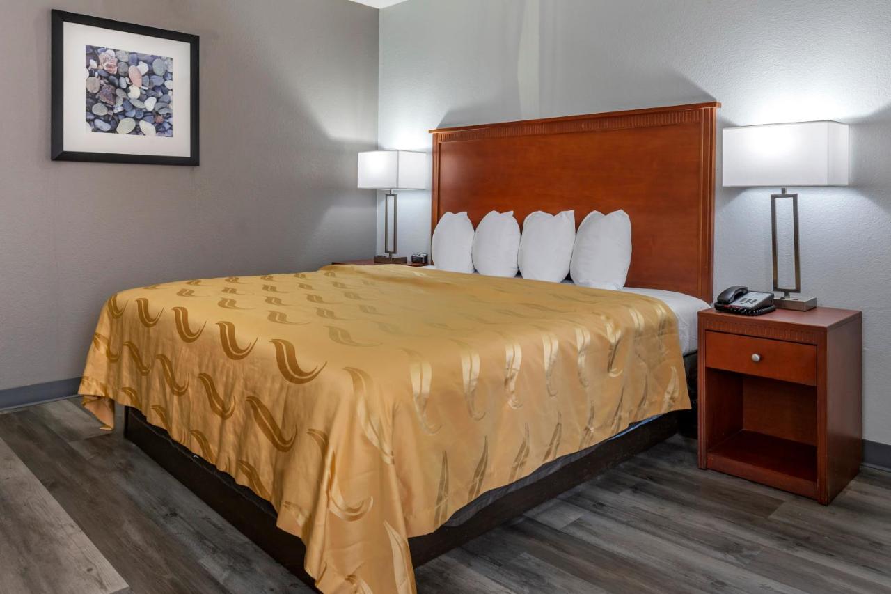 Quality Inn Fayetteville Near Fort Bragg Extérieur photo