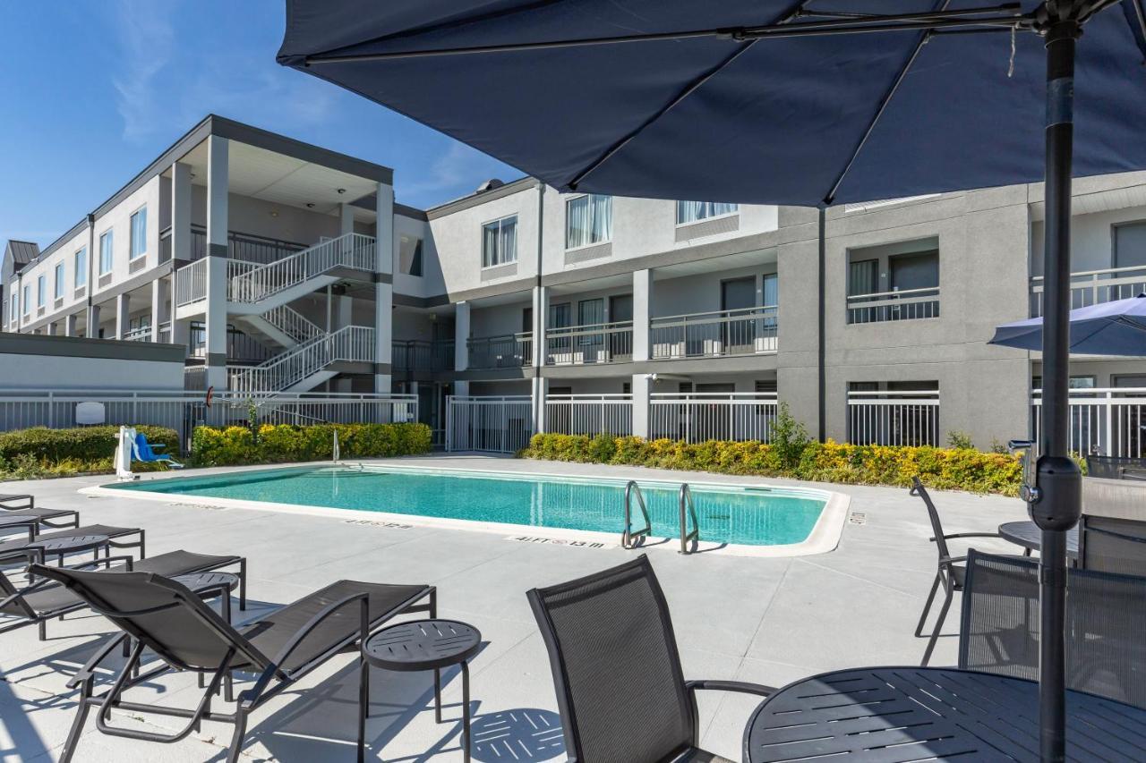 Quality Inn Fayetteville Near Fort Bragg Extérieur photo