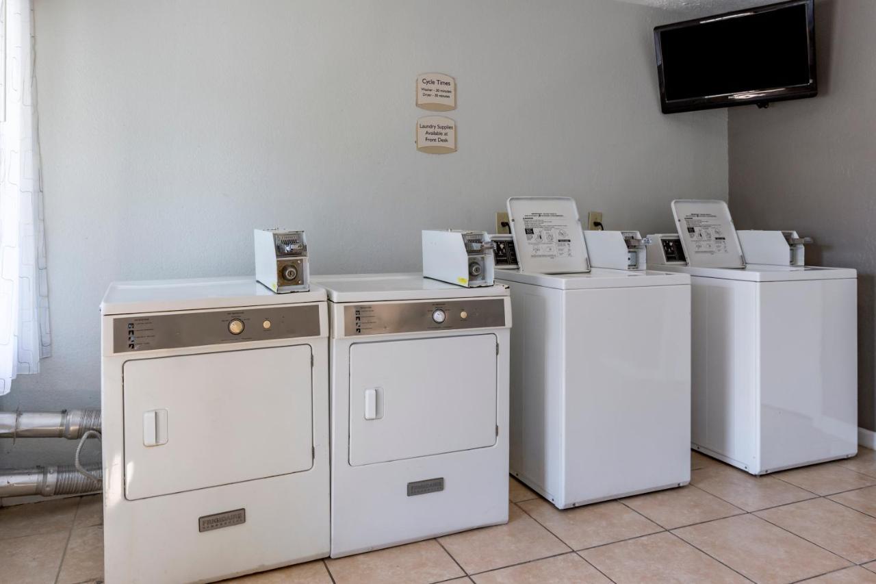 Quality Inn Fayetteville Near Fort Bragg Extérieur photo