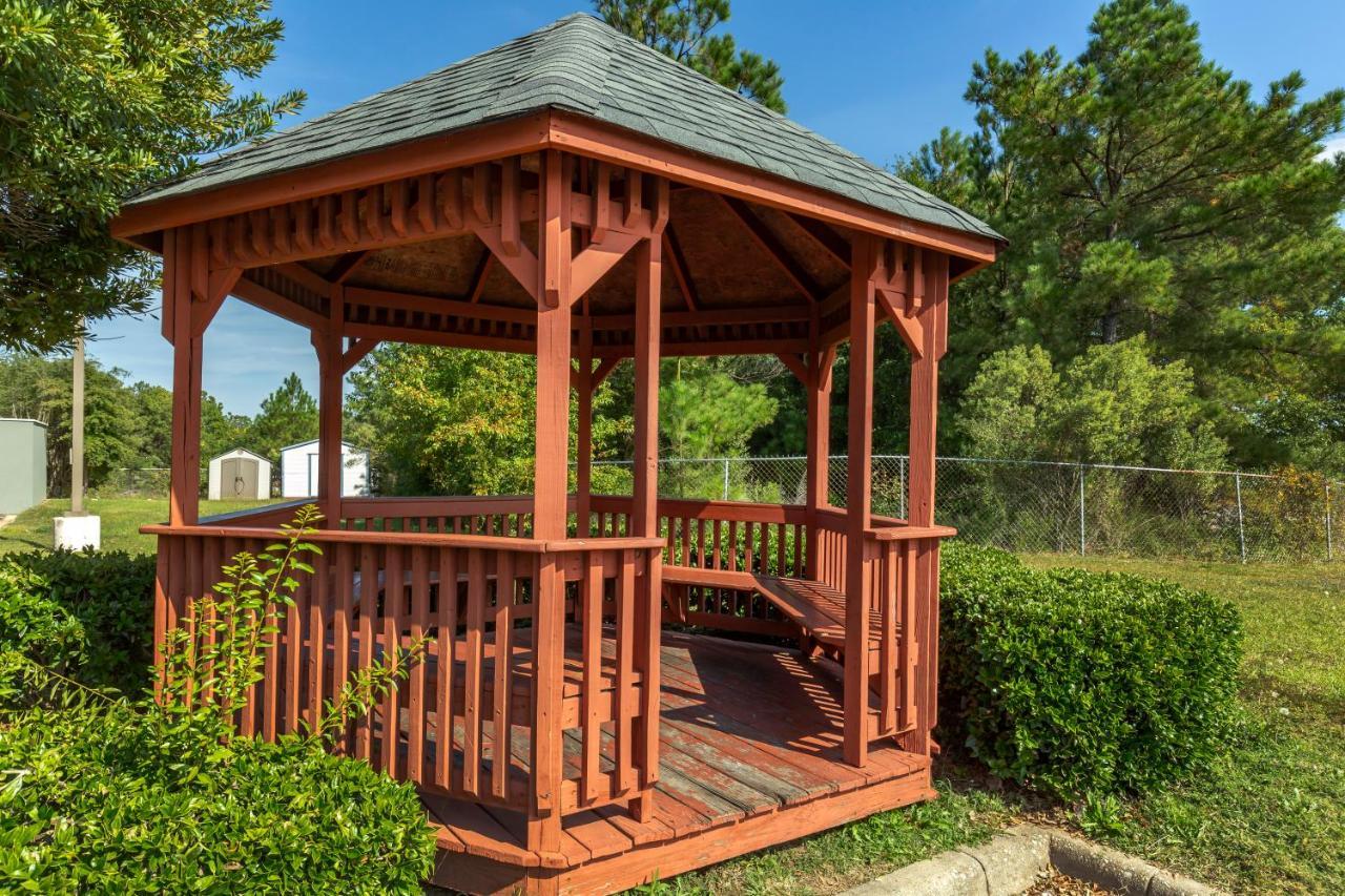 Quality Inn Fayetteville Near Fort Bragg Extérieur photo