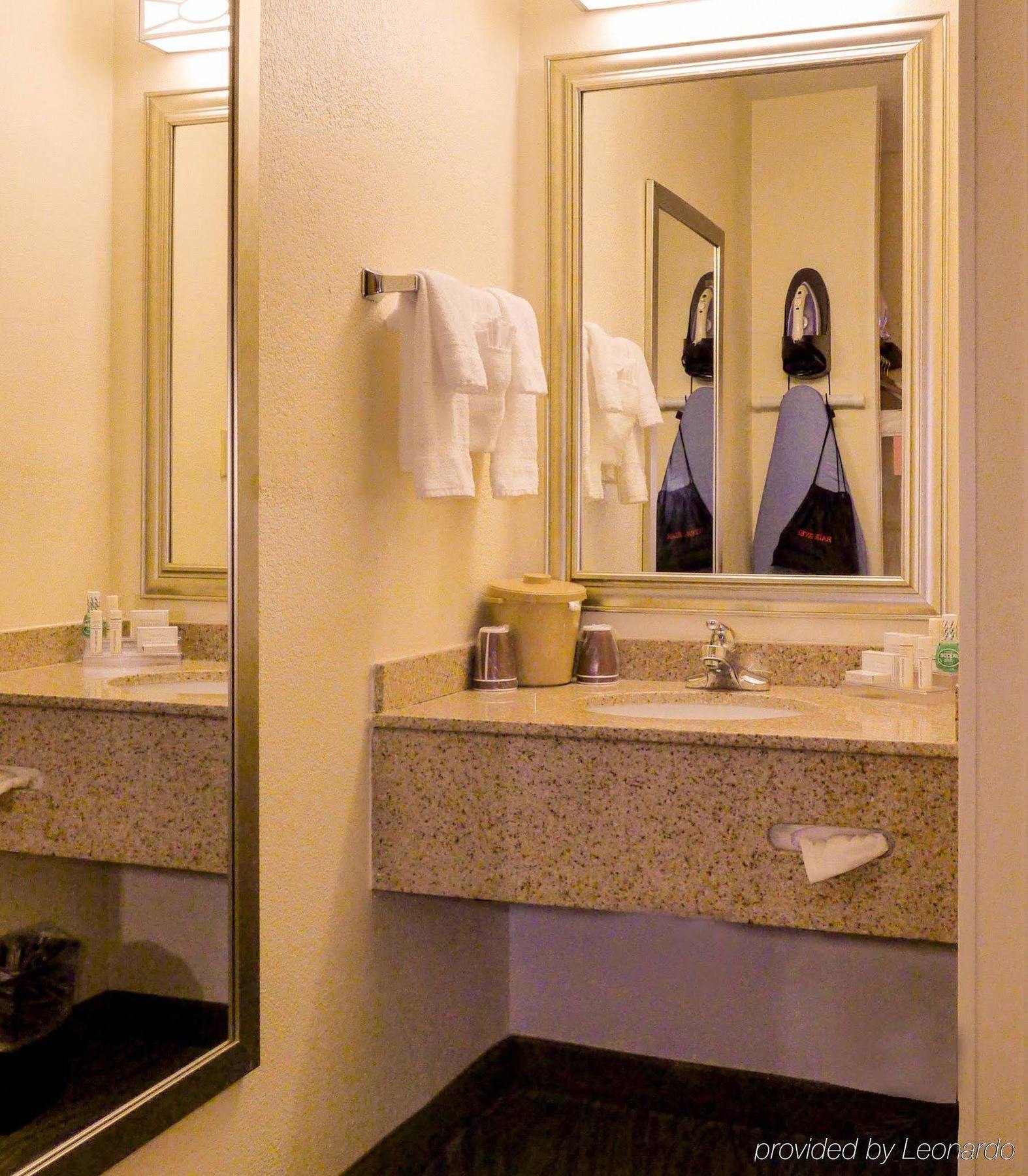 Quality Inn Fayetteville Near Fort Bragg Extérieur photo