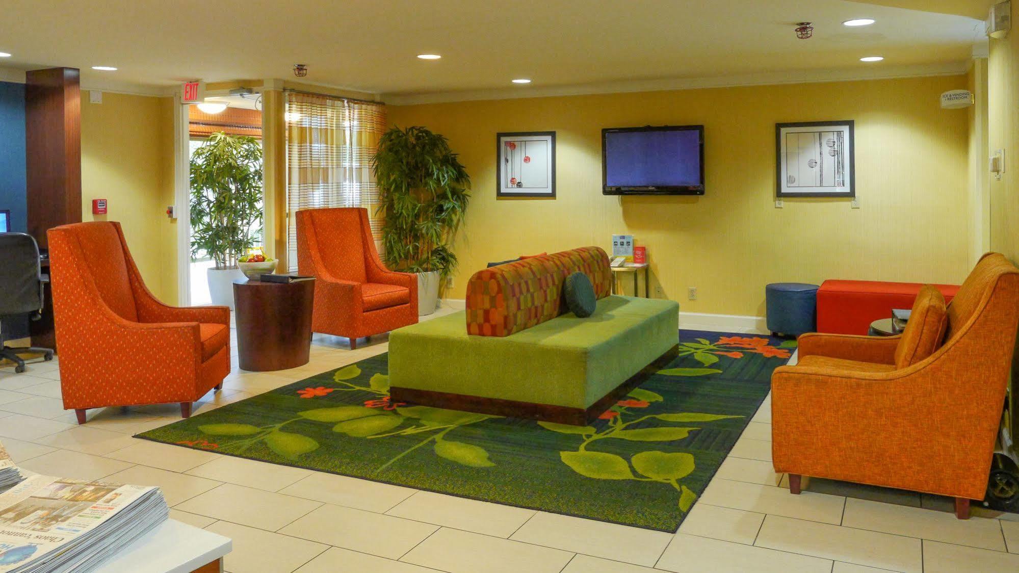 Quality Inn Fayetteville Near Fort Bragg Extérieur photo
