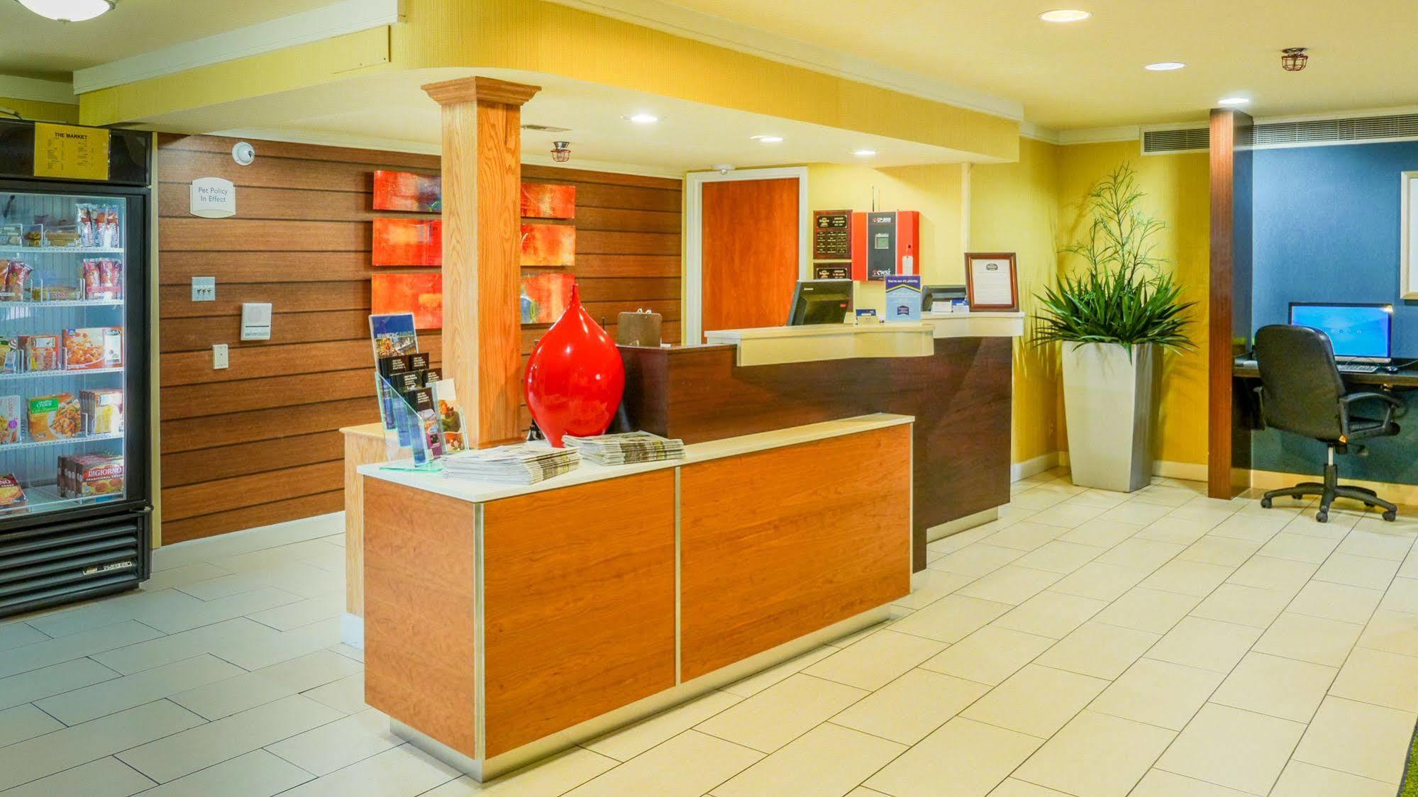 Quality Inn Fayetteville Near Fort Bragg Extérieur photo