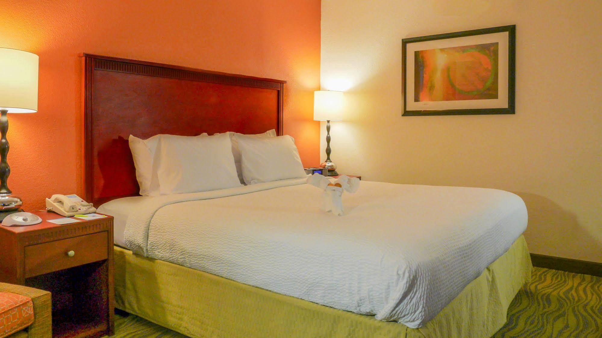 Quality Inn Fayetteville Near Fort Bragg Extérieur photo