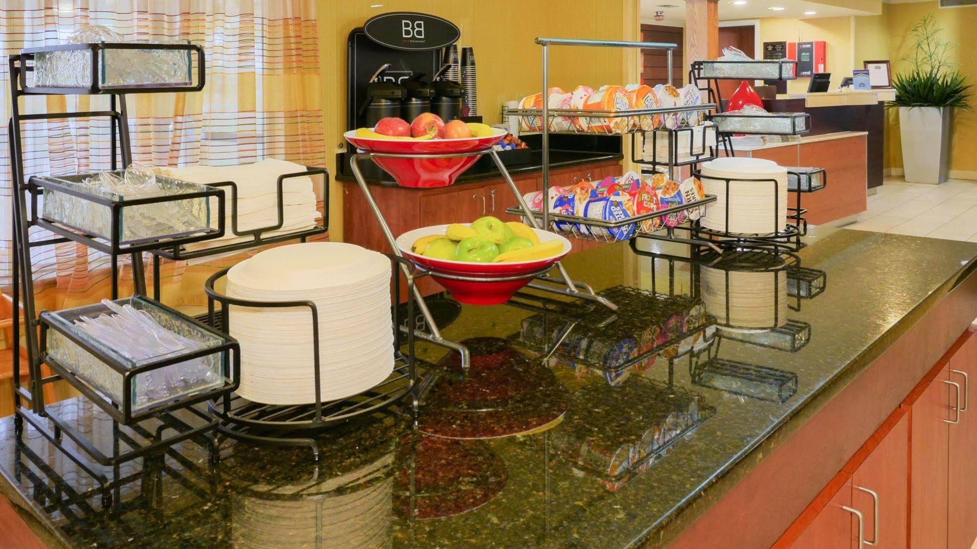 Quality Inn Fayetteville Near Fort Bragg Extérieur photo