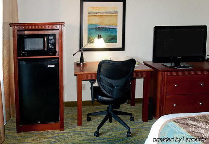 Quality Inn Fayetteville Near Fort Bragg Extérieur photo