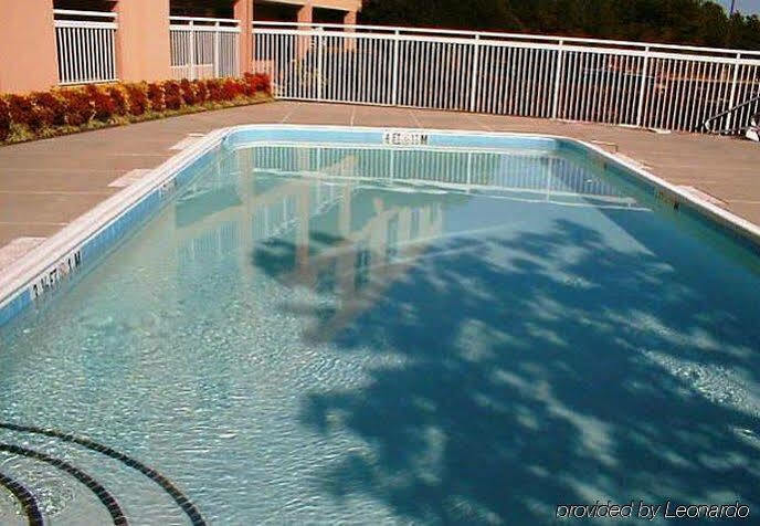 Quality Inn Fayetteville Near Fort Bragg Extérieur photo